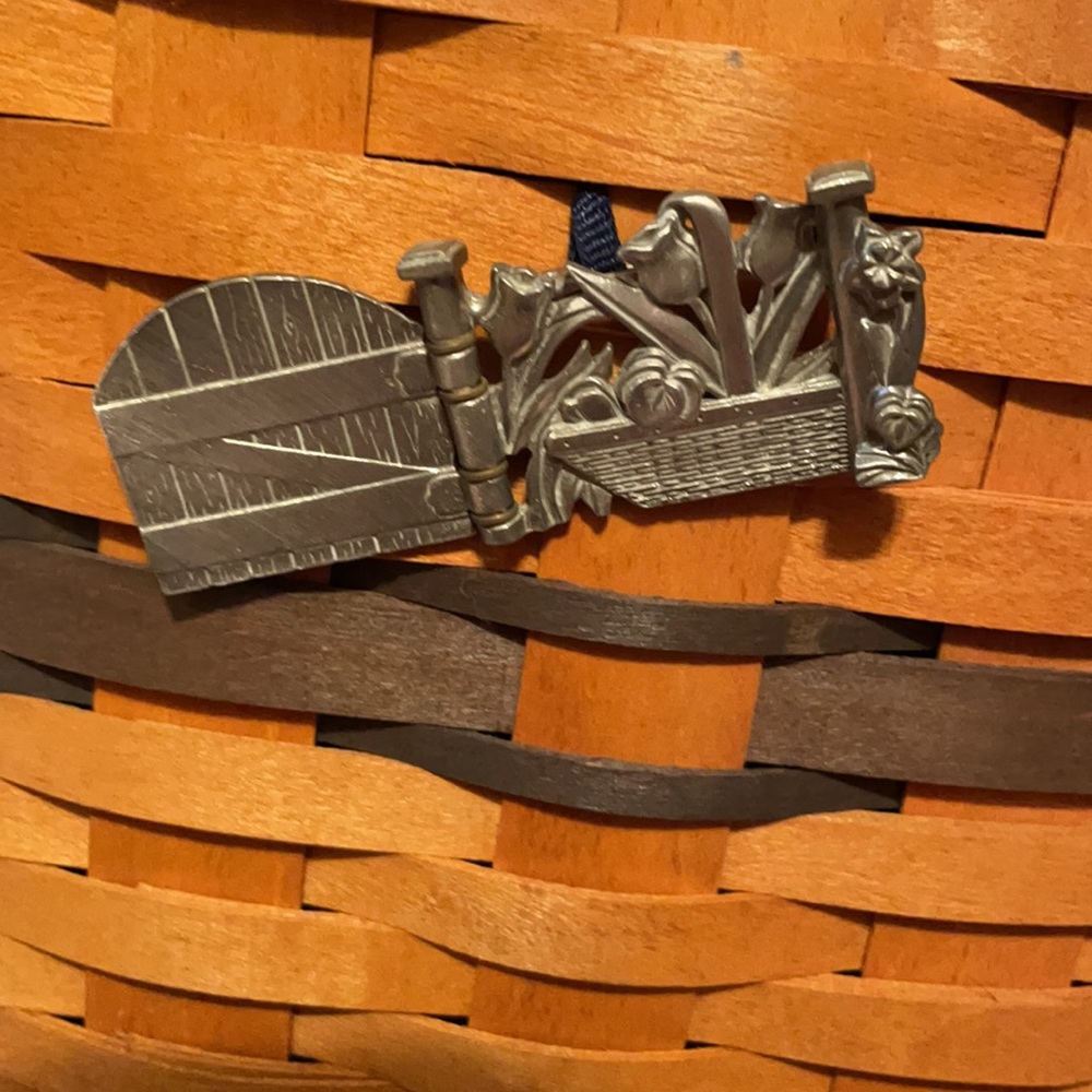 2000 Collectors Club Longaberger Membership Basket - Picture 3 of 9